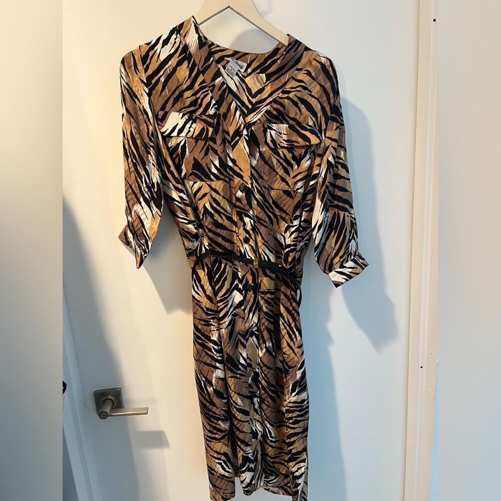 Stylish 100% silk Animal Print belted long Dress size 10